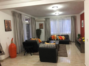 Serene 1 bedroom Apartment with Pool and Free Parking